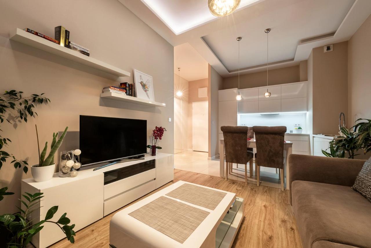 Ferienwohnung Warsaw - Aparts Lotnisko Okecie Exterior foto