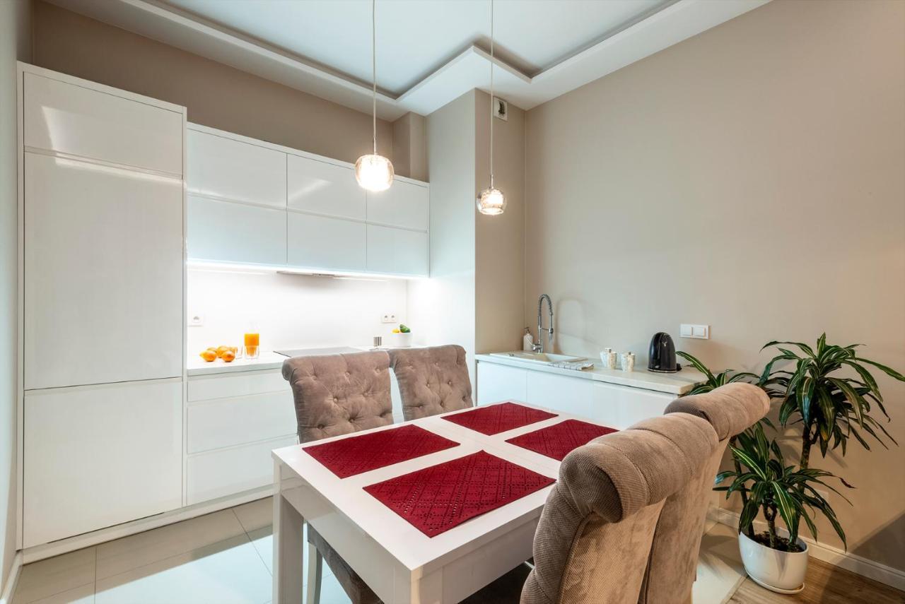 Ferienwohnung Warsaw - Aparts Lotnisko Okecie Exterior foto